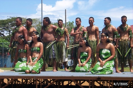 Kosraen dancers