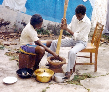 Pounding fufu in Akropong, Ghana.  Stephen Tetteh.